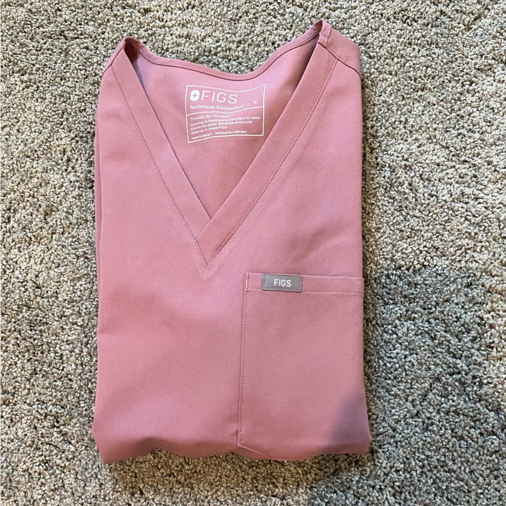 Light pink figs Catarina one pocket scrub top